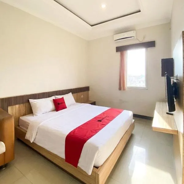 RedDoorz at Berau Plaza Tanjung Redeb, hotell i Tanjungredep