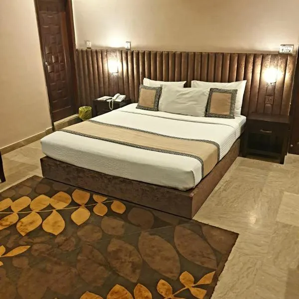 Shelton Hotel Johar Town Lahore, готель у Лахорі