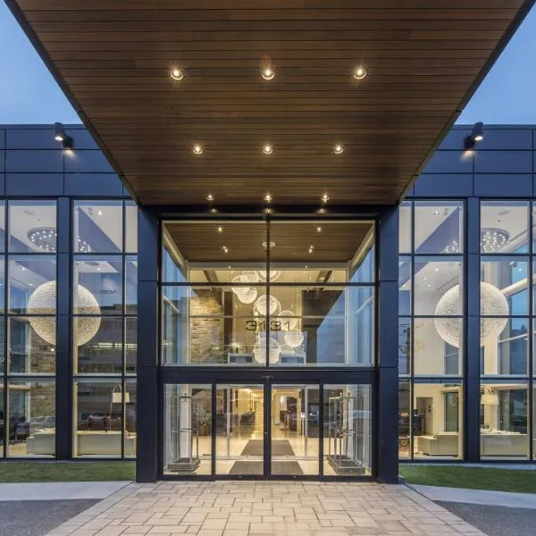 謝布克古弗尼爾酒店，舍布魯克的飯店