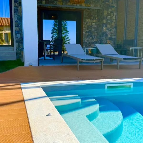 Romantic Pool Suite with Sea View Rastoni, khách sạn ở Melission