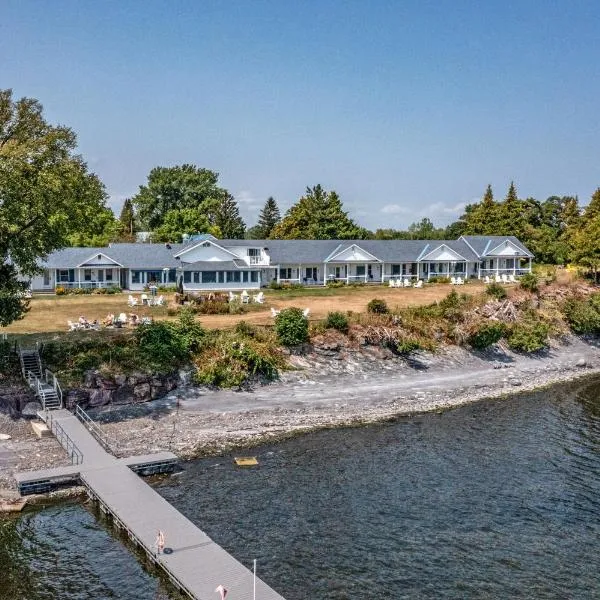 Shore Acres Inn and Restaurant，位于North Hero的酒店