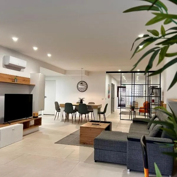 Amplio Apartamento Cerca Centro Histórico y Turia 5pax 2 Bath, hotel en Valencia