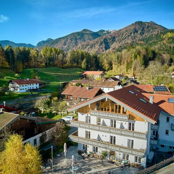 Heil- und Seminarzentrum "LebensQuell": Schleching şehrinde bir otel
