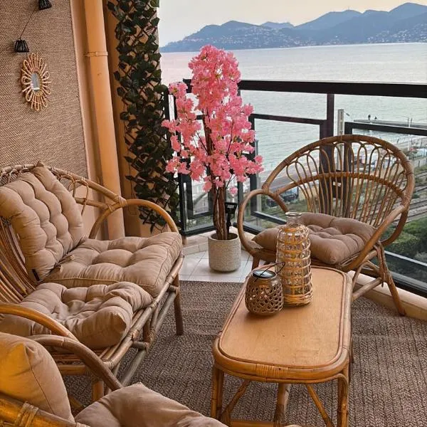 Studio with sea view and terrace - 4 people - pool، فندق في كان