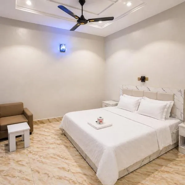 The Whale Inn Narayi rd Barnawa high cost, hotel din Kaduna