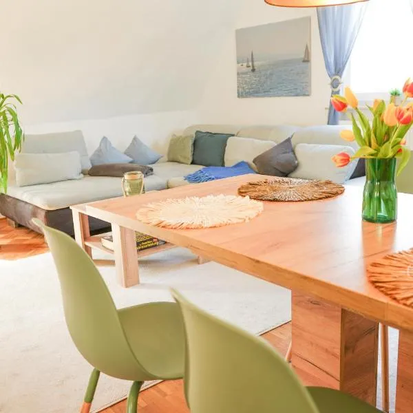 SEEMOMENTE 3-Zimmer Apartment Friedrichshafen Messe Airport Balkon Parkplatz, hotel em Meckenbeuren