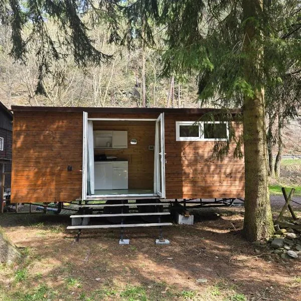 Maringotka Otavěnka na Šumavě, hotel di Dlouhá Ves