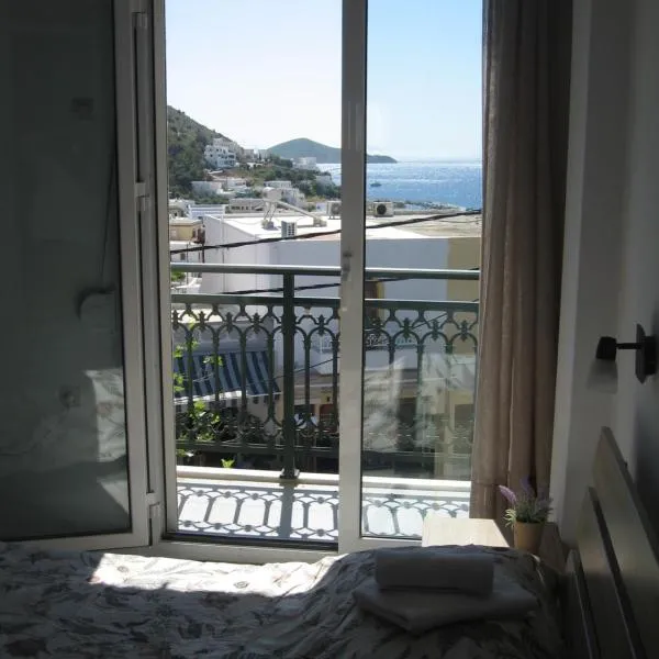 Platanos Rooms, hotel ad Agía Marína