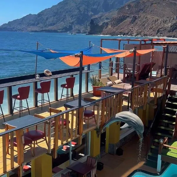 Tienne Del Mar, hotel di Paul