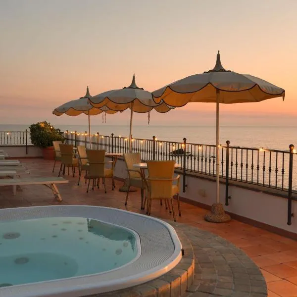 Hotel Nettuno, hotell i Forio di Ischia