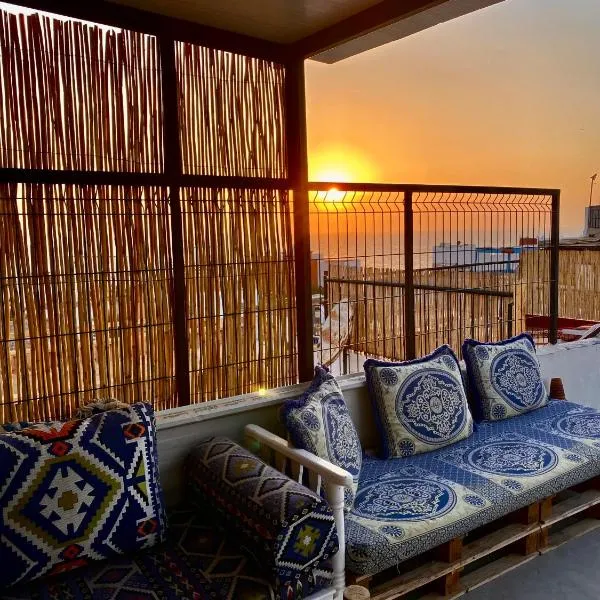 Titryte Hostel - chill rooftop, hotel u gradu 'Aourir'