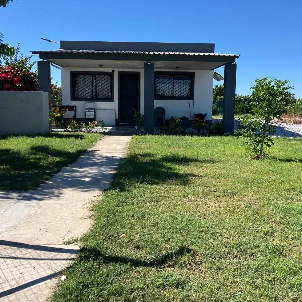 F2 Farmhouse, hotel in Omuthiya
