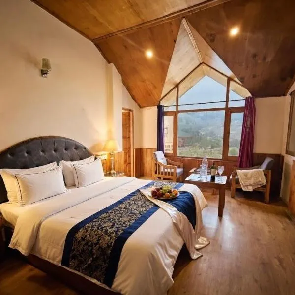 Manali Castle's - Majestic Mount View Lodge, Hotel in Manali