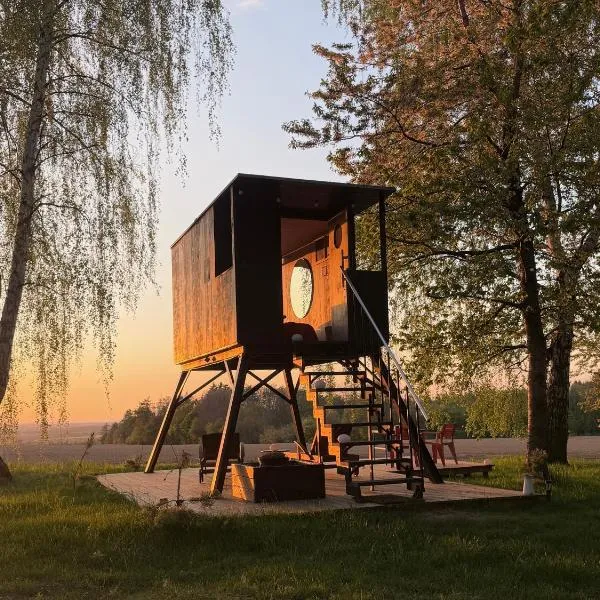 Ostrov klidu - posed - sauna، فندق في Hradešín