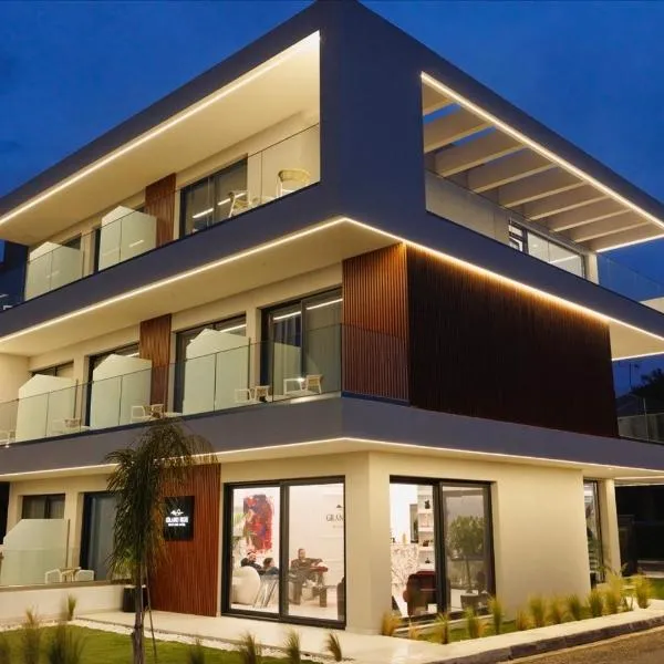 The Grand Blue Boutique Hotel โรงแรมในเมโซลองกิออน