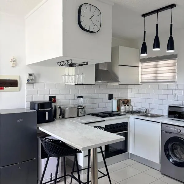 Luxury Studio In The Heart Of Town، فندق في ويندهوك