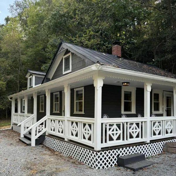 The Renovated Farmhouse at Seneca Rocks, hotel in Seneca Rocks