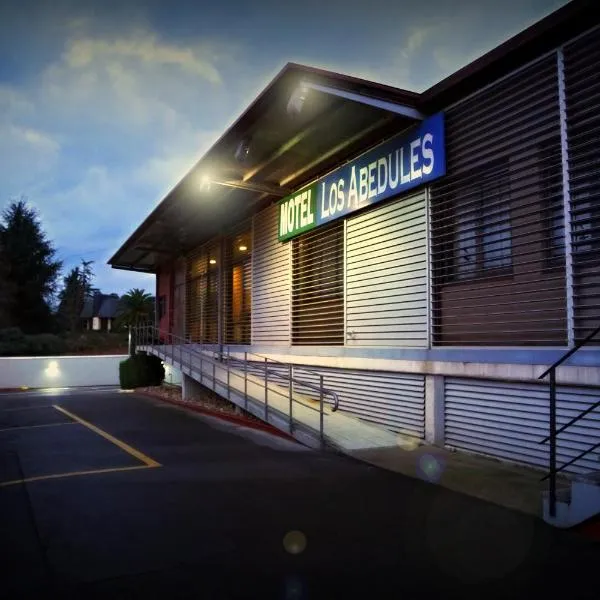 Motel Los Abedules, hotel i Oviedo