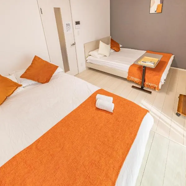 Yamanote Line walk for 5 min, new modern APT on local shopping street, hôtel à Tokyo