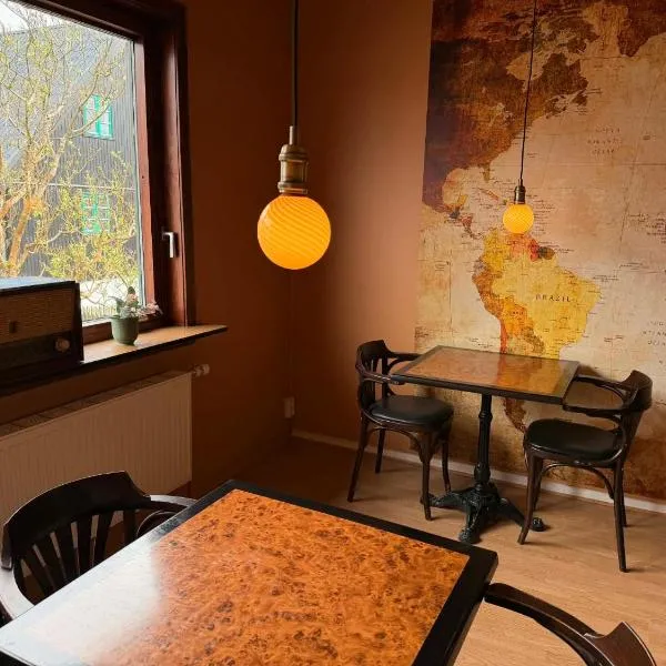 Guesthouse Leon - Historic Home Near City Center with Free Parking, Hotel in Tórshavn