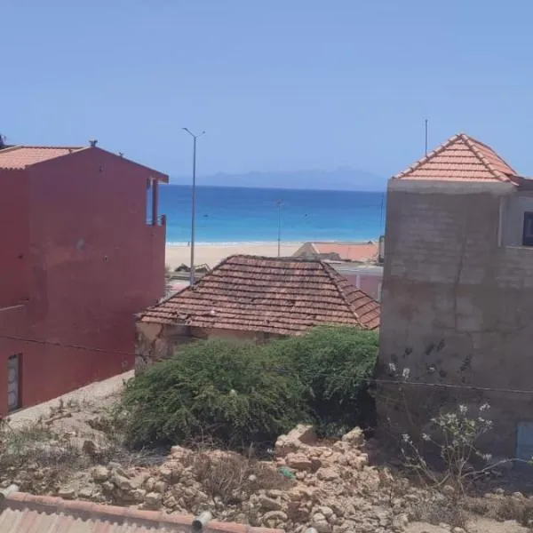 Tropikal Pensao, готель у місті Calheta Do Maio