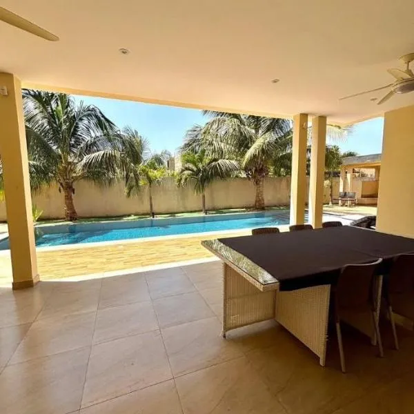 Villa luxueuse à ngaparou saly center, hotel em Ngaparou