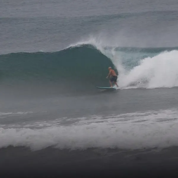 Surf Front Villa Samar, hotel di Maydolong