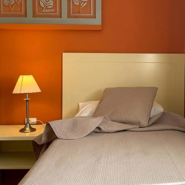 HOTEL LOS TILOS RECONQUISTA, hotel din Reconquista