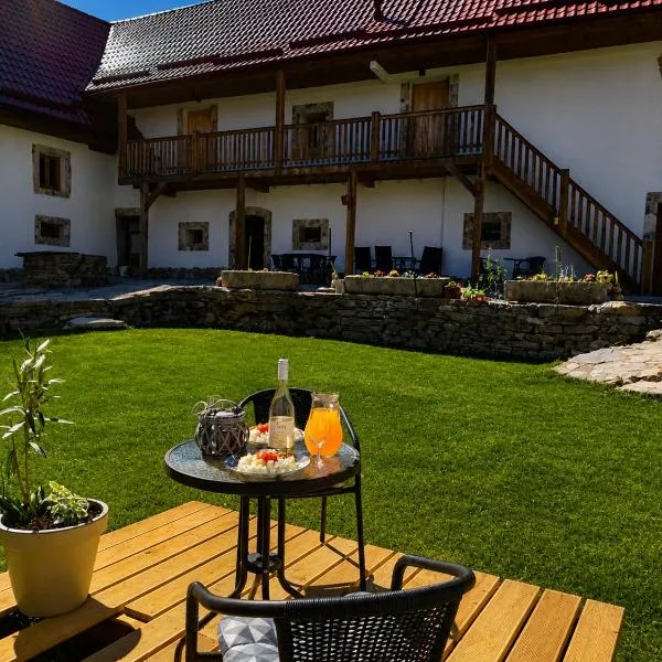 Jílová tvrz, hotel in Rožmberk nad Vltavou