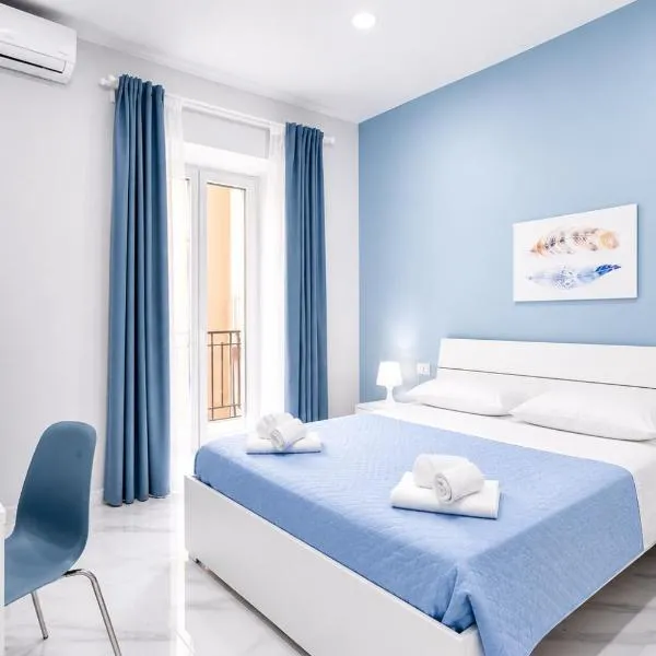 नापोलि में, होटल Neve Al Sole Modern Suites near Metro Materdei in Naples Center