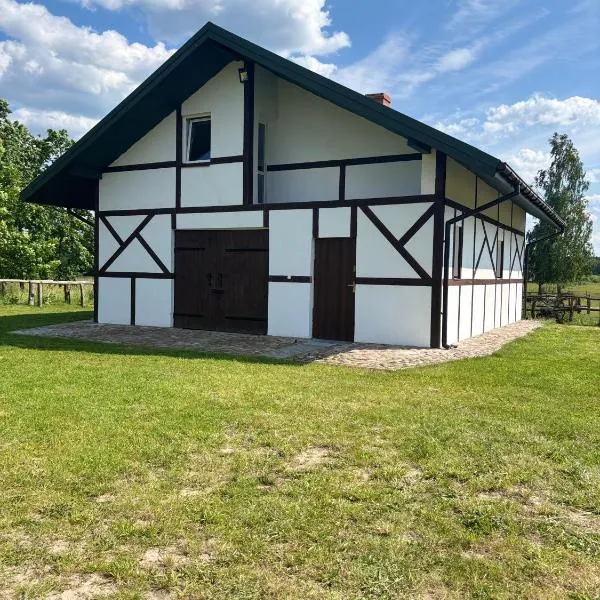 Przystań Stajnia Przygoda, hotel in Żłobek