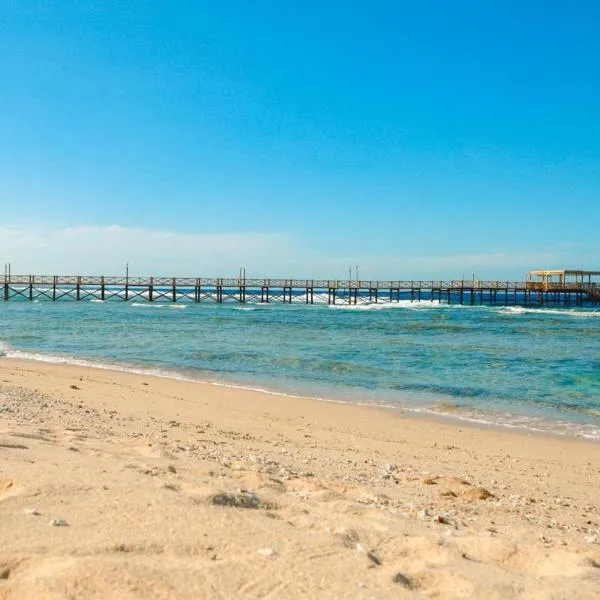 Beach safari nubian resort, готель у Марса-Аламі