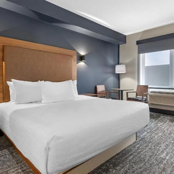 Best Western Plus Neepawa Hotel, хотел в Neepawa