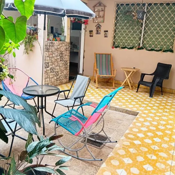 Mountain View Hostel, хотел в Санта Ана