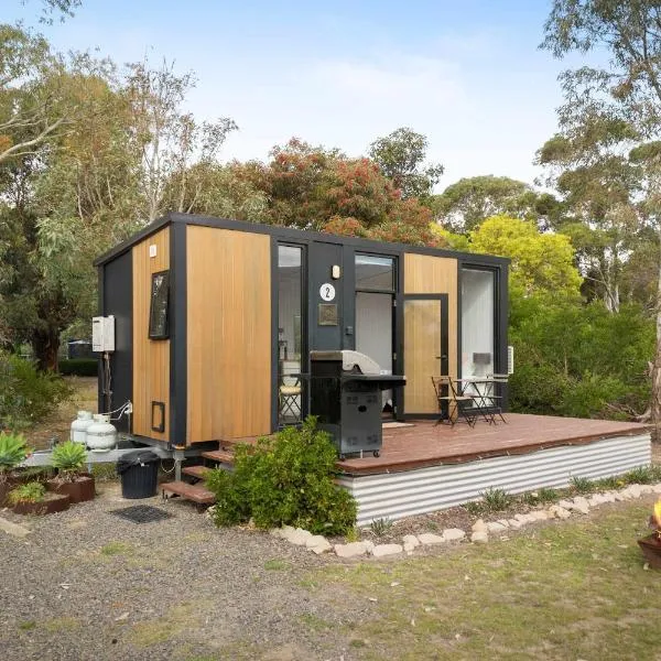 Halls Haven Tiny House 1 by Tiny Away, hotel en Halls Gap