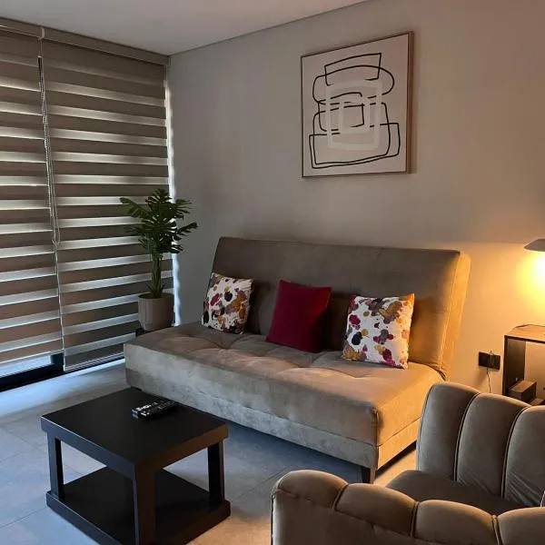 Depto amplio y moderno con hermosa vista - zona Stadium,位于科恰班巴的酒店