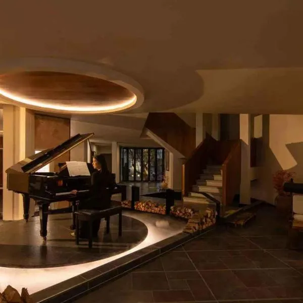 Shangri-La's Three Seasons Resort & Hotel, hotel v destinácii Shangri-La