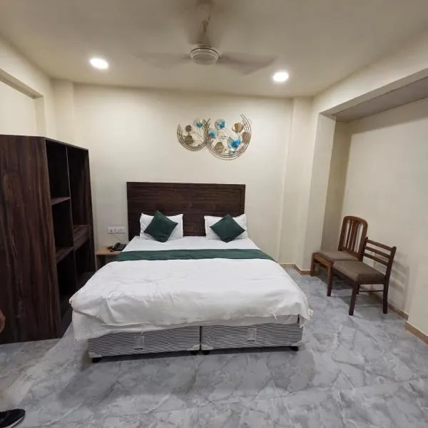 Vibha Raj Grand, hotel sa Kānpur
