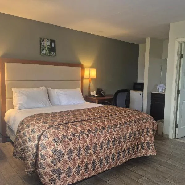 Maple leaf motel，位于新米尔福德的酒店