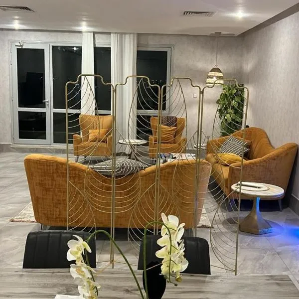 Luxury B3 Chalet COMO, hotel em Al Khiran