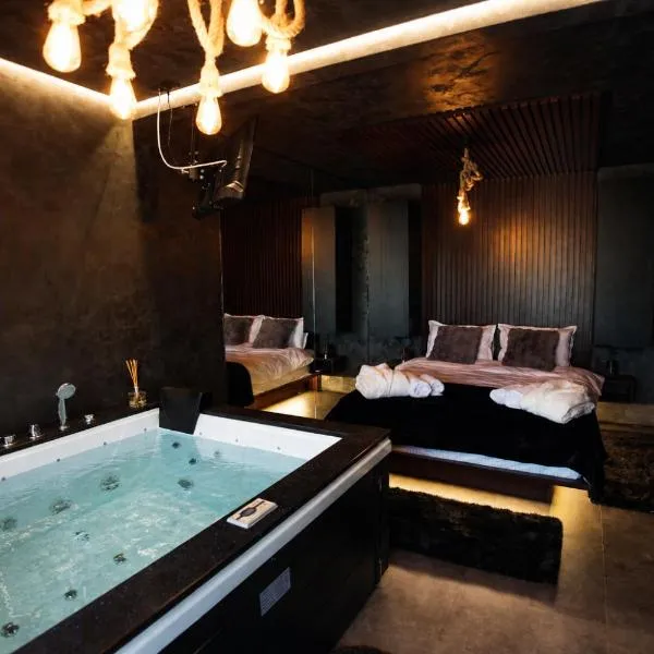 Seciuri में, होटल JacuzziNoirHouse