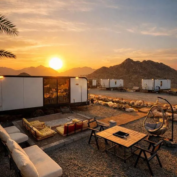 The Out Resort, hotel en Sinādil