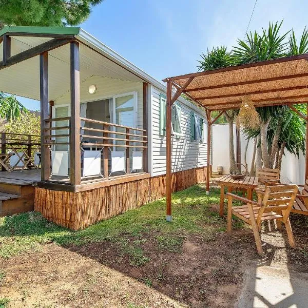 Bungalow Cádiz Costa، فندق في شيكلانا دي لا فرونتيرا