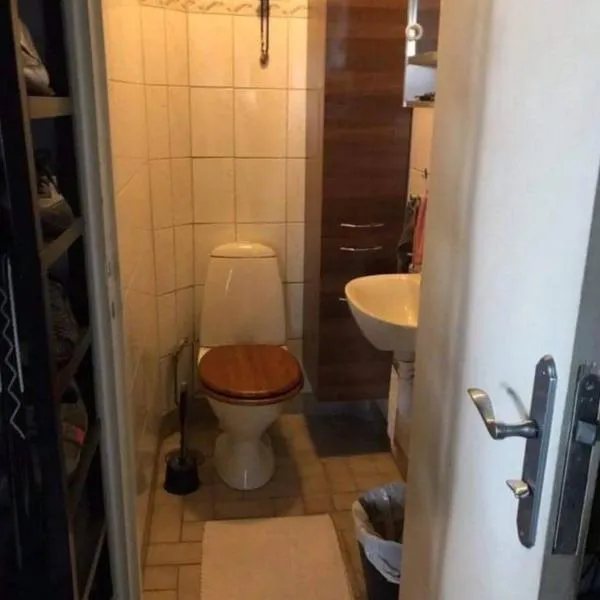 Room in apartment within walking distance to Avenyn etc, hotel in Gothenburg