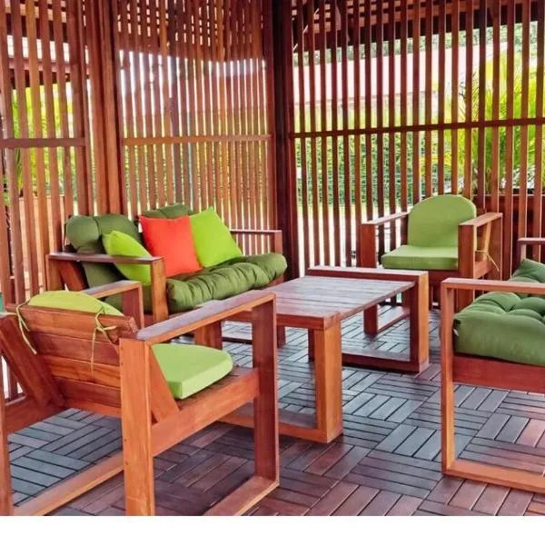 Modern 2BR Apt Kitchen WIFI and AC in North Paramaribo, hotel em Paramaribo