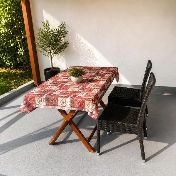 Cozy Apartment Crno near Zadar & Airport, hotel en Crno