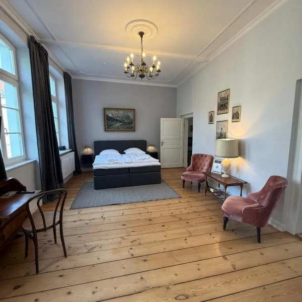 Fürstenhof Belle Etage Altstadt- Parkplatz im Innenhof, hôtel à Wismar