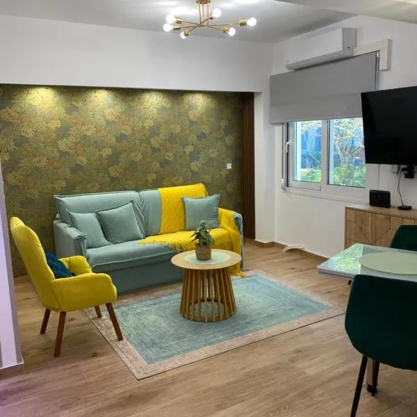 Urban Garden Suite-Samos Center, хотел в Самос