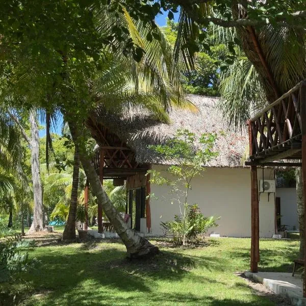 Xanthus Hotel, hôtel à Huay Pix