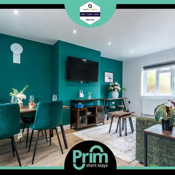 3 Bedroom Terraced House in Beeston Ideal for Corporate Stays, hotell i Beeston